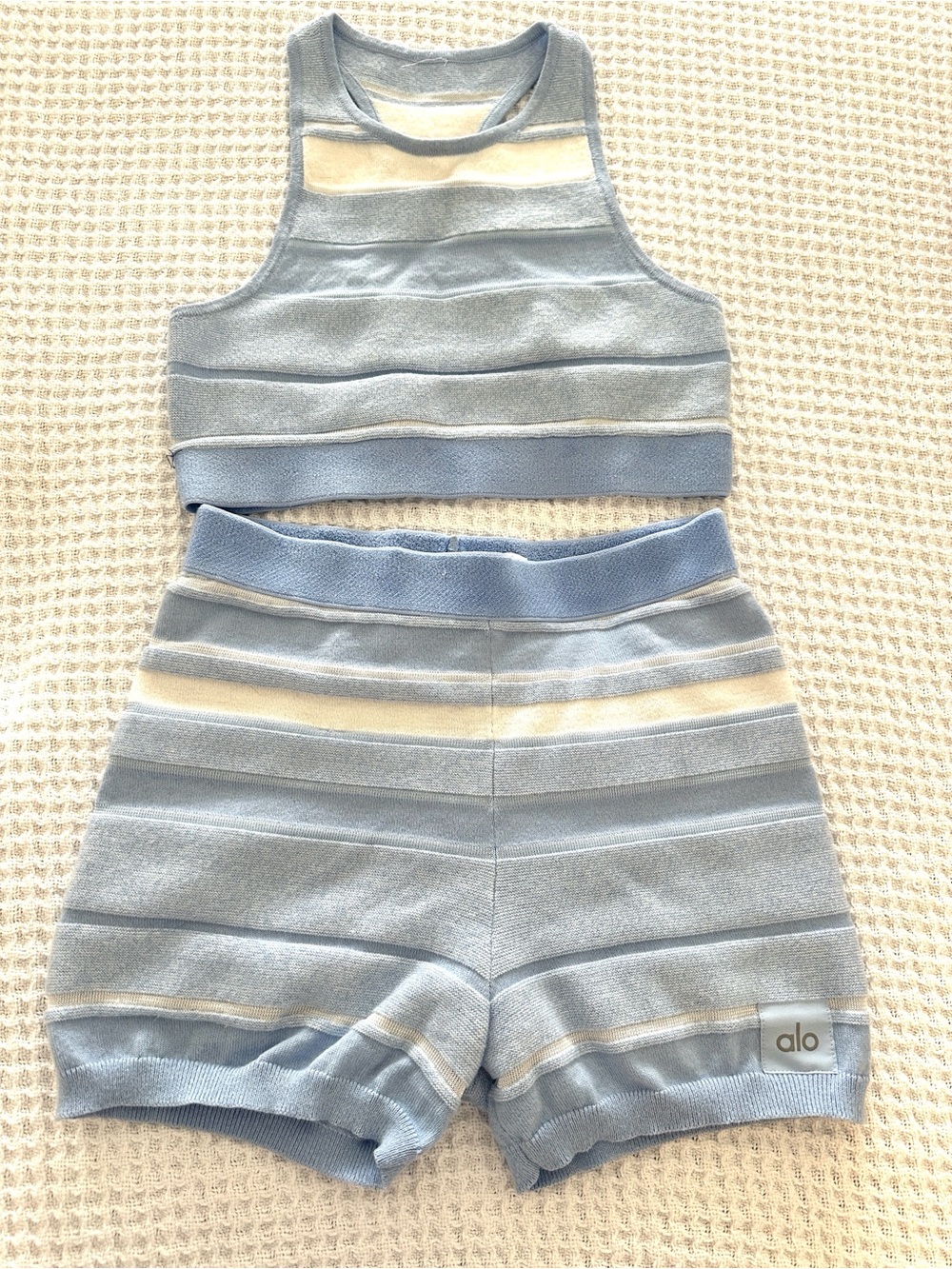 ALO Sport short play knit short and bra - very good condition - Picture 1 of 8